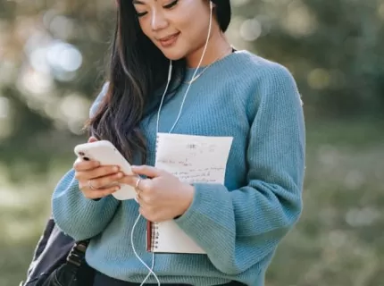 cropped-pexels-charlotte-may-5965925-1.jpg